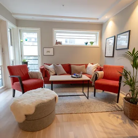 Damsgard , Naer Sentrum *